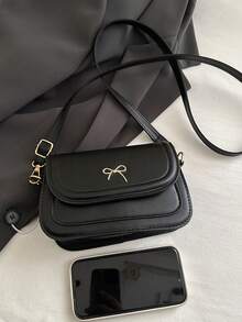 迷你时尚纯色翻盖马鞍包，女士多功能蝴蝶结金属装饰单肩斜挎包，适合购物、携带钱包、休闲外出，适合年轻女性、大学生、职场新人、白领。也非常适合办公室、大学、工作、商务、通勤、户外活动、旅行和郊游。 - 黑色 - 查看 7