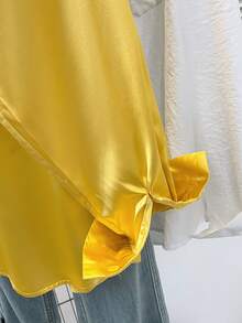 女士秋季马术缎面衬衫，精致纯色马术印花，尖领单排扣设计，展现日常优雅，适合秋、冬、春季度假穿着。 - 黃色 - 查看 9