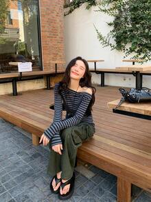 女士圆领条纹长袖 T 恤，全新设计，修身款式，时尚上衣