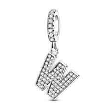 1 件银色闪亮锆石经典百搭 26 英文字母串珠吊坠适合原创蛇手链项链钥匙扣吊坠串珠适用于 DIY 珠宝制作女士生日礼物送给朋友