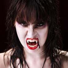 Set da 6 pezzi - Denti da vampiro horror natalizi - 3 misure - 13 cm / 1,5 cm / 1,7 cm - Con adesivo per dentiere - Denti finti creativi - Dentiere appuntite - Denti da vampiro - Adatti per balli in maschera/cosplay/feste in maschera - Adatti per uomini, donne, ragazzi e ragazze