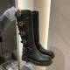 黒のベルベットの裏地