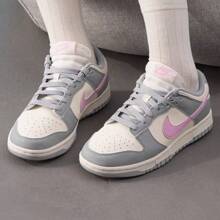 Nike Dunk Low 藍白色男女經典復古低筒板鞋 - 白色/灰色 - 查看 2