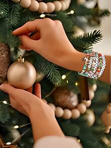 6 款圣诞手链套装 - 绿色圣诞麋鹿和红色圣诞糖果可叠戴手链，适合个人装饰、圣诞礼物、儿童礼物、生日礼物、友谊手链、节日派对礼物，充满欢乐的圣诞风格，适合女性和青少年，3 岁至成人，非常漂亮的装饰，完美的圣诞礼物 - 彩色 - 查看 5