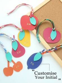 1 pieza Llavero personalizado con iniciales y forma de fruta con cuerda de satén colorida, monograma dorado personalizado de cereza como accesorio para bolsas, llavero personalizado y lindo en forma de manzana, melocotón, limón, mango, pera como accesorios para bolsos, regalo para mujer para boda o San Valentín - Multicolor - Ver 1