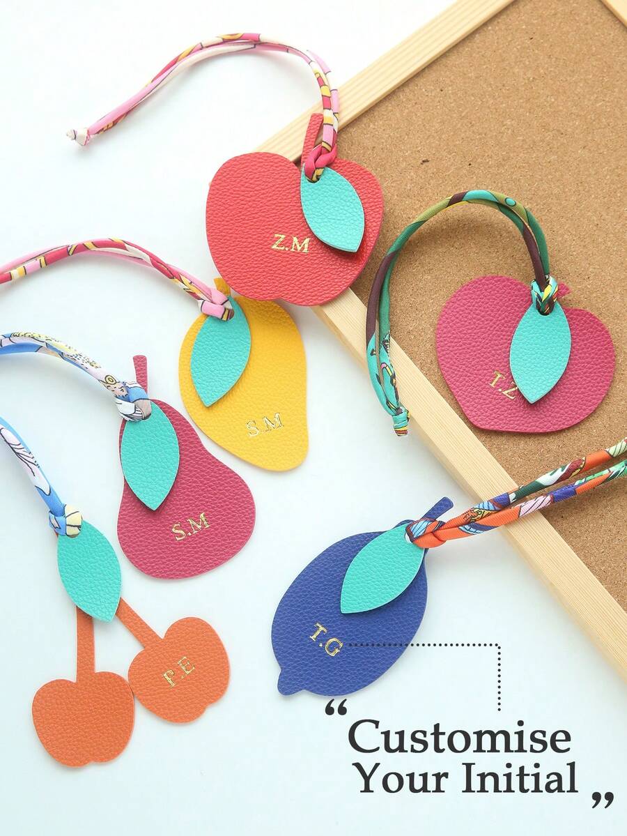 1 pieza Llavero personalizado con iniciales y forma de fruta con cuerda de satén colorida, monograma dorado personalizado de cereza como accesorio para bolsas, llavero personalizado y lindo en forma de manzana, melocotón, limón, mango, pera como accesorios para bolsos, regalo para mujer para boda o San Valentín - Multicolor - Ver 1
