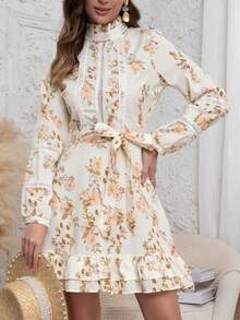 Eilly Bazar 蕾絲拼接荷葉邊下擺腰帶花卉連衣裙 - 杏色 - 查看 9