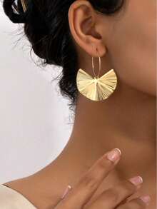 1 Pair Metallic Foldable Leaf Design Earrings, Versatile And Fashionable - Yellow Gold - View 1