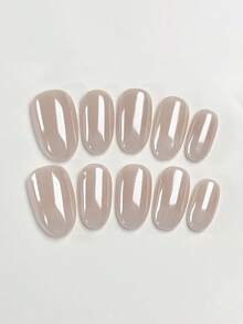 10 pezzi di unghie finte corte a forma ovale, realizzate a mano, di colore champagne, carine e dolci, adatte per donne e ragazze, per l'estate, le vacanze e l'uso quotidiano