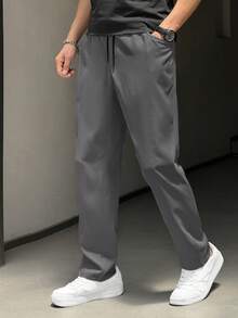 Pantalones casuales de unicolor y ajuste delgado para hombres, adecuados para el uso diario en primavera, otoño y verano, con cintura con cordón, tela ligera, pantalones cargo con parches y personalidad - Gris Oscuro - Ver 6