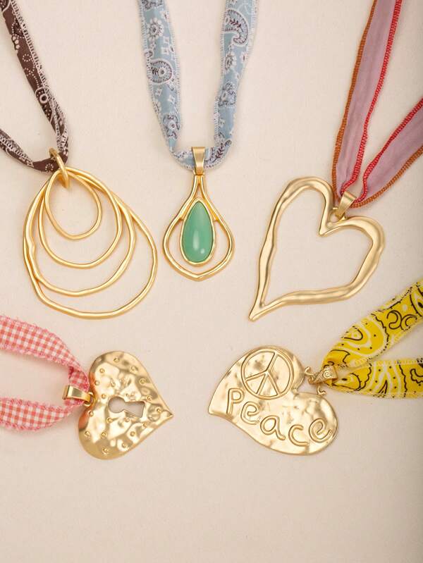 1 PC Bohemian Print Rope With Chunky Heart Pendant For Women - Fashionable Fabric Strap Necklace With Geometric Metal Pendant - Multipurpose Beach Accessory With Print Scarf Chain
