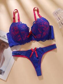 Bộ đồ lót nữ Temptuelle thời trang, lãng mạn, gợi cảm với ren phối màu tương phản, gồm quần lọt khe và áo ngực, cổ chữ V sâu, nâng đỡ tốt và thoải mái với cúp ngực BC. - Màu xanh lam - Xem 4