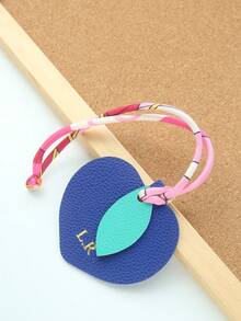 1 pieza Llavero personalizado con iniciales y forma de fruta con cuerda de satén colorida, monograma dorado personalizado de cereza como accesorio para bolsas, llavero personalizado y lindo en forma de manzana, melocotón, limón, mango, pera como accesorios para bolsos, regalo para mujer para boda o San Valentín - Multicolor - Ver 18