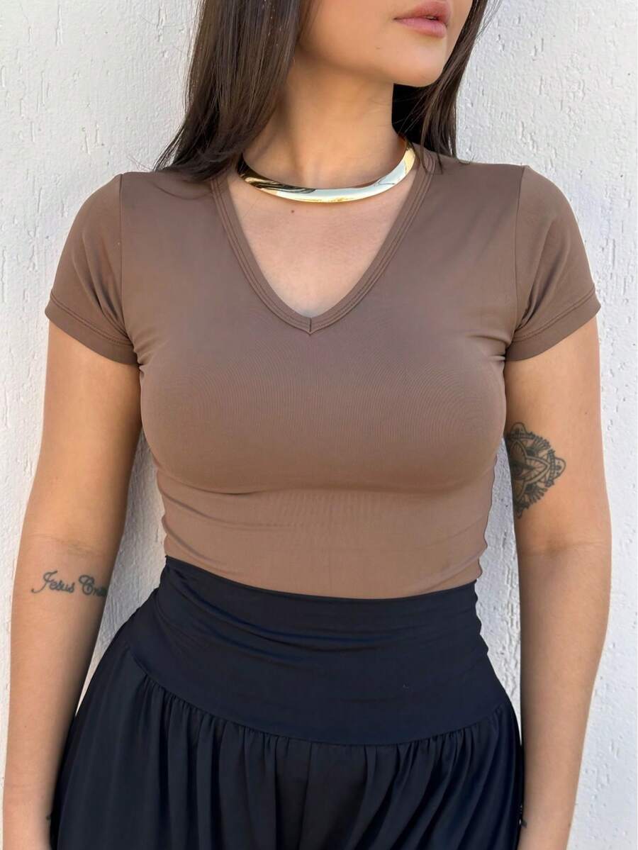 Baby Look Feminine Low-Cut Fernanda T-Shirt Basic Blouse V Fernanda - Rỉ Nâu - Xem 1