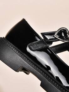 زوج من الأحذية السوداء المسطحة للبنات، أحذية جلدية ناعمة ذات أصابع مربعة، أحذية أميرة أنيقة وجميلة، أحذية مدرسية كاجوال، مناسبة للربيع والخريف وجميع المواسم