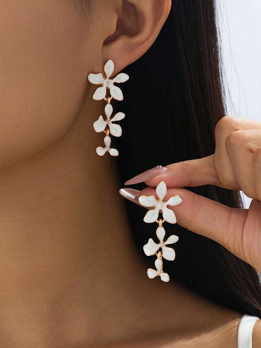 1 对手工制作的白色花朵不对称 5 瓣吊坠耳环，适合度假/约会/旅行佩戴，夏季多巴胺灵感 - 白色 - 查看 1