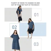 1 件沙滩换衣巾冲浪斗篷长袍连帽潜水服可调节袖子冲浪游泳沐浴海军蓝几何图案，大号 - 适合男士和女士超柔软优质超细纤维