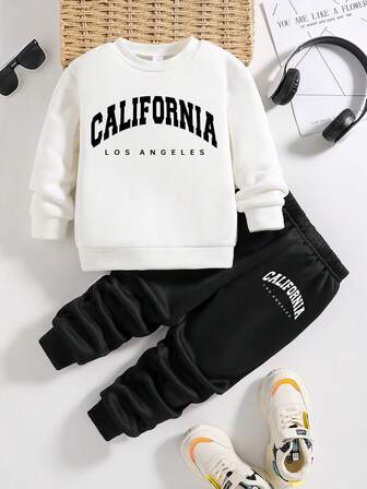 Conjunto de sudadera de cuello redondo y pantalones con estampado de letras para niños pequeños