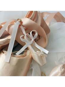 1个手工芭蕾舞鞋钥匙扣，缎面材质，多种颜色可选，时尚配饰，个性化礼物，可作为包包挂饰或旅行配件（随机发货两种连接器） - 彩色 - 查看 9