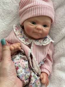 1 pezzo Bambola neonata in silicone morbido da 13 pollici, con due set di vestiti, bambola reborn che può aprire la bocca, dipinta in modo realistico come un neonato, inclusa una bottiglia per l'allattamento, anatomicamente accurata, bambola realistica come regalo per bambini - Multicolore - Visualizzare 10