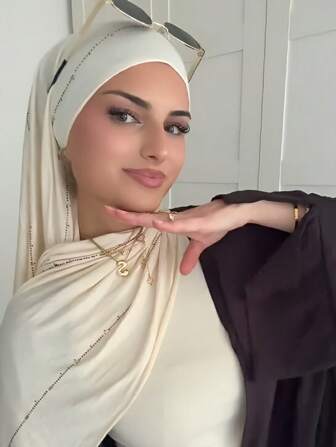 1 pieza Pañuelo de cabeza de mujer de unicolor casual, suave, con decoración de rhinestones, pañuelo de cabeza de color liso conservador, adecuado para uso diario con vestidos