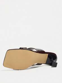 女士高跟鞋，时尚优雅，适合派对、户外活动和正式场合。采用闪亮的Z字形设计，柔软的镜面材质，舒适的宽鞋面，以及便捷的套穿式设计。适合休闲、居家、户外、旅行和正式场合穿着。咖啡棕色，春夏百搭单品。 - 咖啡棕 - 查看 8