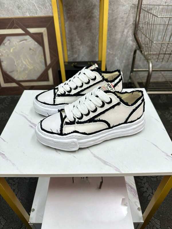 2025 New MMY Classic Anti-Slip Wear-Resistant Lightweight Low-Top Board Shoes For Male And Female Campus Lovers Black And White