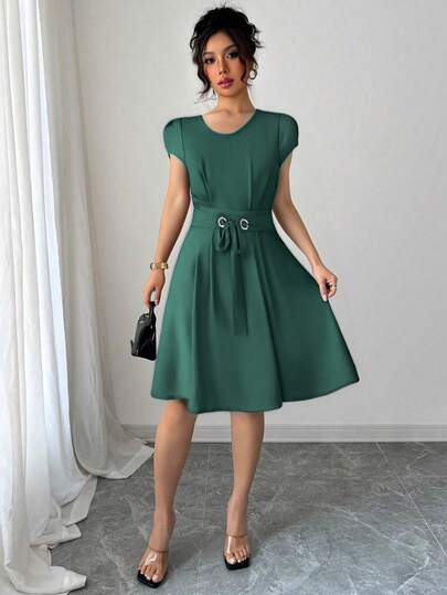 Vestido Largo De Talla Grande Con Tirantes De Color Liso Y Botones, Limpio Y Elegante.