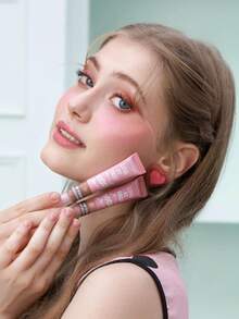 Misslyn 令人无法抗拒！Time To Blush 闪亮水润腮红，气垫液体腮红，可叠加晕染，轻盈透亮，打造自然妆效，亲肤配方，蕴含保湿成分 - 液體腮紅01 - 查看 2