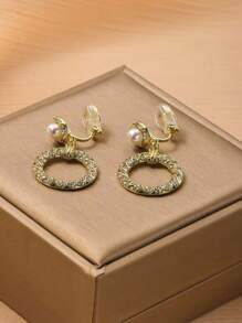 1 对时尚水晶和白珍珠圆形吊坠夹式耳环，适合女士佩戴，优雅纤薄，适合日常佩戴，节日礼物