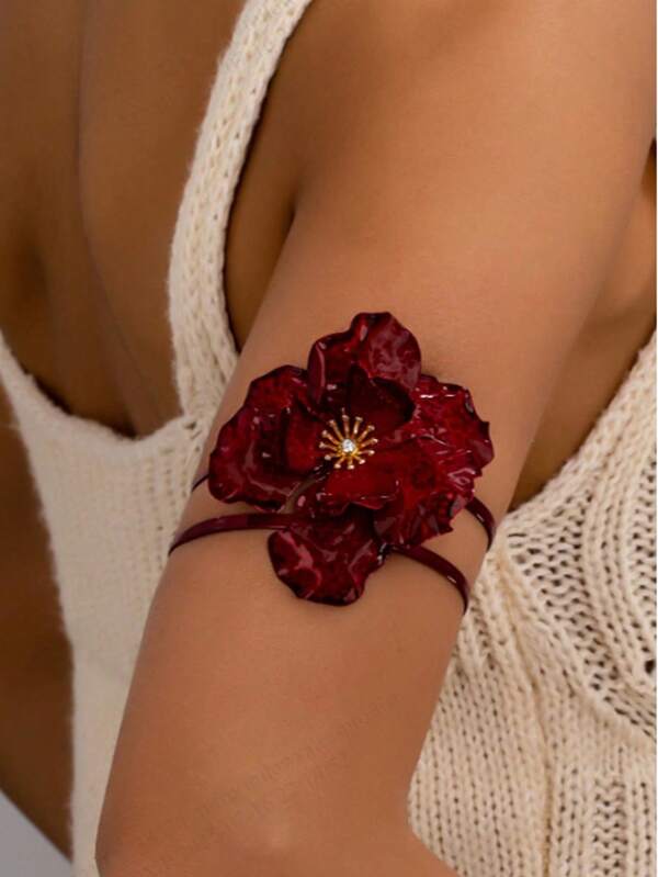 1pc Multi-Layer Pleated Metal Painted Stud Flower Bracelet For Women (Spray Paint Marks Are Normal Workmanship)