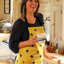 Bee Apron - 100% Cotton, Adjustable Neck, Double Pockets, Vibrant British Design - Default - View 1