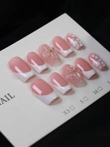 10片Y2K风格裸粉色底白色边3D立体花朵美甲贴纸 - 手工白色网格美甲贴纸 - 裸粉色主色调搭配白色法式尖角，透明3D立体花朵装饰，金色花蕊 - 甜美清新，夏秋必备美甲 - 适合日常、上学、派对等各种场合，送给女性和女孩的最佳礼物 - 手工美甲贴片 - 彩色 - 查看 3