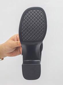 Sapatos Mary Jane vintage plus size femininos, novos sapatos sociais de salto grosso, estilo primavera/outono, simples, com salto baixo, de camurça preta e tiras, adequados para uso diário, trabalho, festas e ocasiões formais - Preto - Ver 7