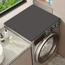 Un tapis d'égouttage de style minimaliste moderne, un nouveau tapis de séchage absorbant pour le comptoir de cuisine avec une surface résistante à la décoloration et un toucher doux et confortable. Supporte le lavage en machine pour un nettoyage facile, léger et portable, fabriqué en matériau de diatomite doux pour des propriétés antidérapantes et de séchage rapide. Convient pour les comptoirs de cuisine, la décoration de cuisine, les articles ménagers - Noir - Voir 14