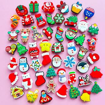 20-30件圣诞混合系列，圣诞主题鞋靴装饰配件，彩色PVC，包含圣诞老人、驯鹿、圣诞树、圣诞袜、姜饼人等经典圣诞元素，风格充满节日气氛和童趣。