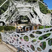 万圣节蜘蛛网装饰 - 10 英尺弹性万圣节蜘蛛网，具有逼真的孔设计，适合室内和室外使用 - 鬼屋、庭院、草坪、派对装饰 - 易于安装，无需工具，可重复使用且适合 DIY