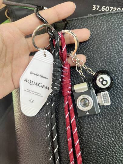 Schwarzes 8-Ball-Themen Taschenanhänger, Taschenornament Anhänger für Jungen/Mädchen, Schlüsselanhänger-Set aus Karabiner-Karabiner aus Zinklegierung mit modischen Anhängern – asymmetrisch geformter Clip – Siebanhänger – Anhänger, Flaschenöffner-Anhänger, anpassbares Streetstyle-Accessoire-Kombipaket, individuelle Taschendekoration für Frauen, Geschenk zur Schulanfang, Geburtstagsgeschenk, Alltagsgebrauch, Urlaubsgeschenk für Freunde