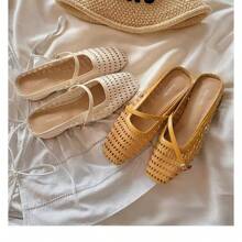 Women Flip-Flops - Color - View 3