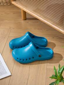 女士浅灰色一脚蹬凉鞋，防水表面，增高厚底，EVA材质，舒适柔软，耐磨防滑，时尚女鞋，沙滩凉鞋