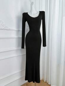 女士 V 领修身紧身连衣裙，性感可爱风格