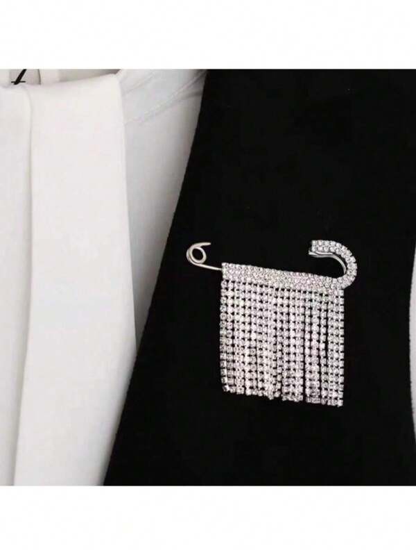 1pc Fashionable Korean Style Rhinestone Tassel Sweater Brooch Pin, Camouflage Bohemian Elegant Street Style Cardigan Shawl Clip Accessories Office Accessories Shirts Jacket Jewelry Christmas Halloween Clothes Pin Funny Cute Teacher Gifts Costume Accessories Bag Charms