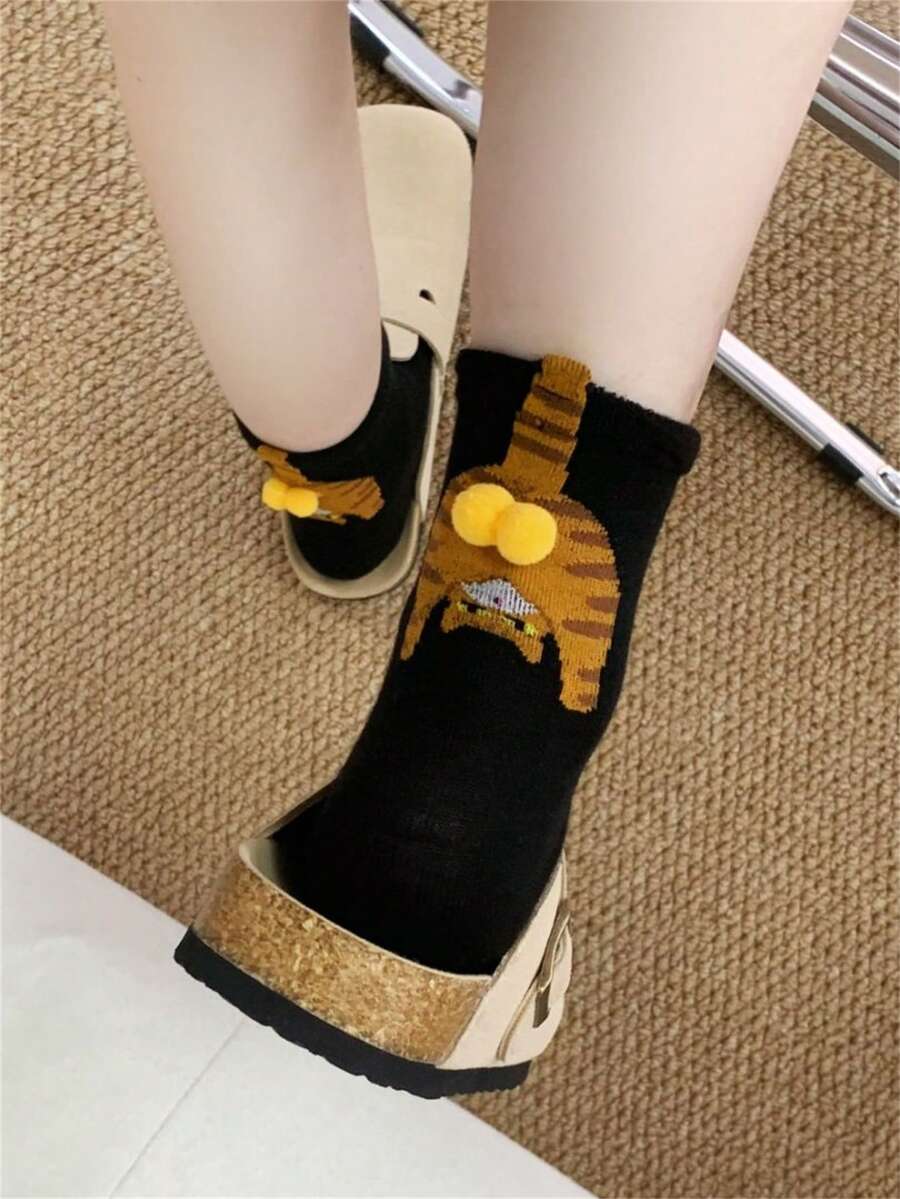 1/5 双舒适有趣的倒置猫球绒球中筒袜，适合所有季节，秋季