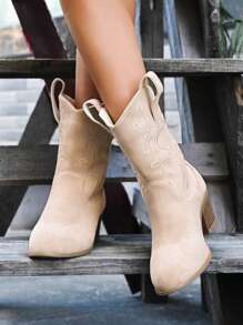 Botas Cano Médio Femininas, Novo Modelo de Outono/Inverno em Vermelho, Bico Redondo, Cor Sólida, Bordado, Slip-On, Salto Grosso, Botas Altas, Estilo Ocidental, Calçado Casual Bege