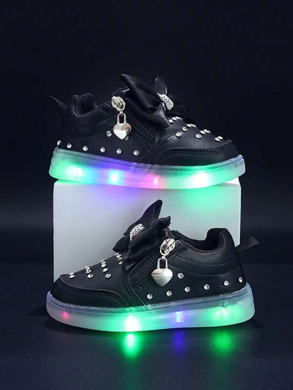 MGO Kidss MGO Kids Primavera/Outono 2025 Novos Sapatos Princesa com Laço e Strass e Glitter Iluminados, Sapatos Baixos, Sapatos para Estudantes, Sapatos Infantis de 1 a 6 Anos, Sapatos Casuais, Sapatos Esportivos, Sapatos Iluminados