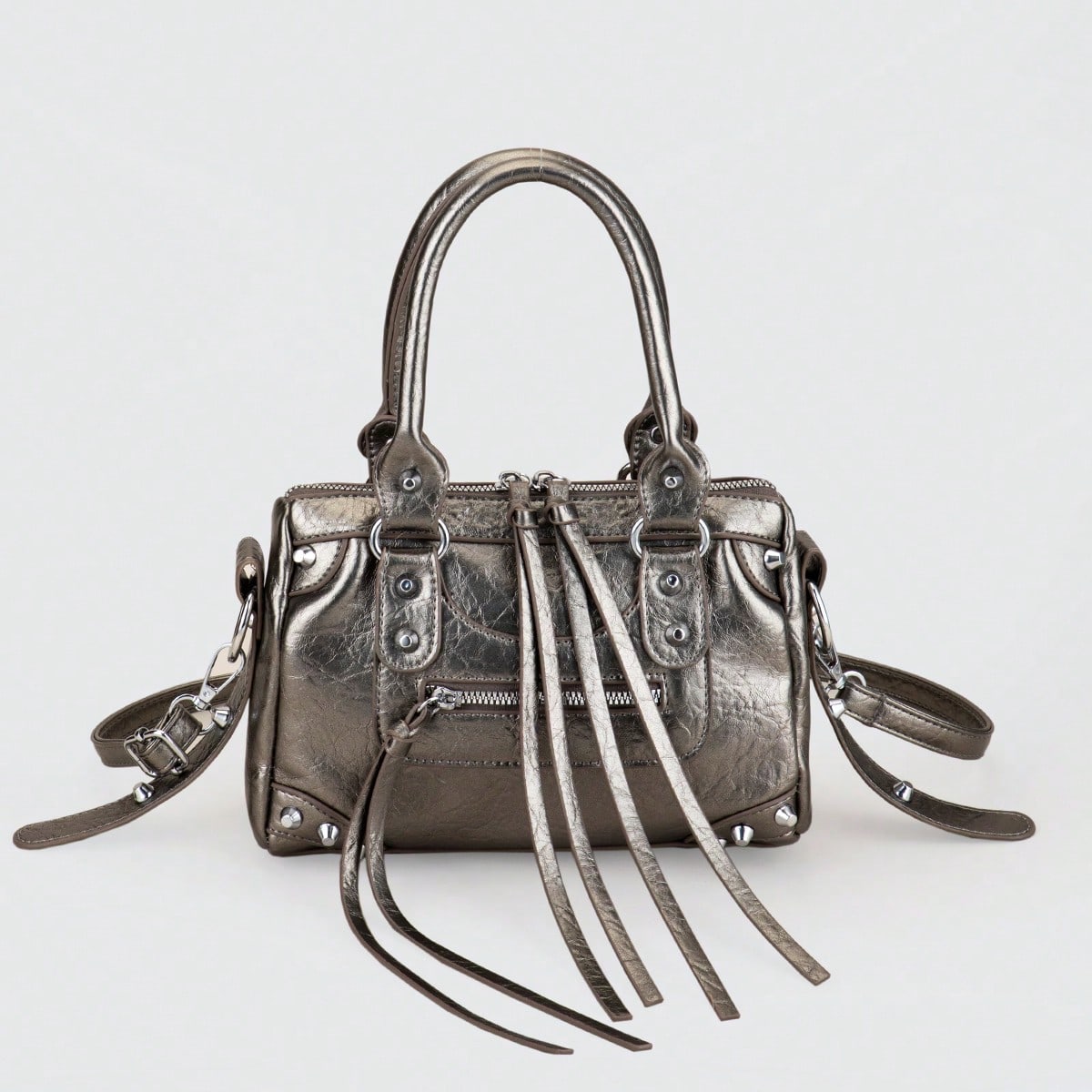 Pieza Bolso tote cuadrado de estilo retro, punk y Y2K, de material de PU vintage con remaches, tachuelas, parches, borlas y cremallera, con asa doble