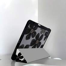 Piękna i urocza, dwustronna, malowana, akrylowa, przezroczysta tylna obudowa z motywem czarnego kwiatka jest odporna na wstrząsy i pasuje do iPadów 7., 8. i 10. generacji (10,2 cala). Posiada wbudowane miejsce na rysik oraz obsługuje funkcje uśpienia i wybudzania, a także wiele sposobów składania. To idealne prezenty na święta i Nowy Rok.