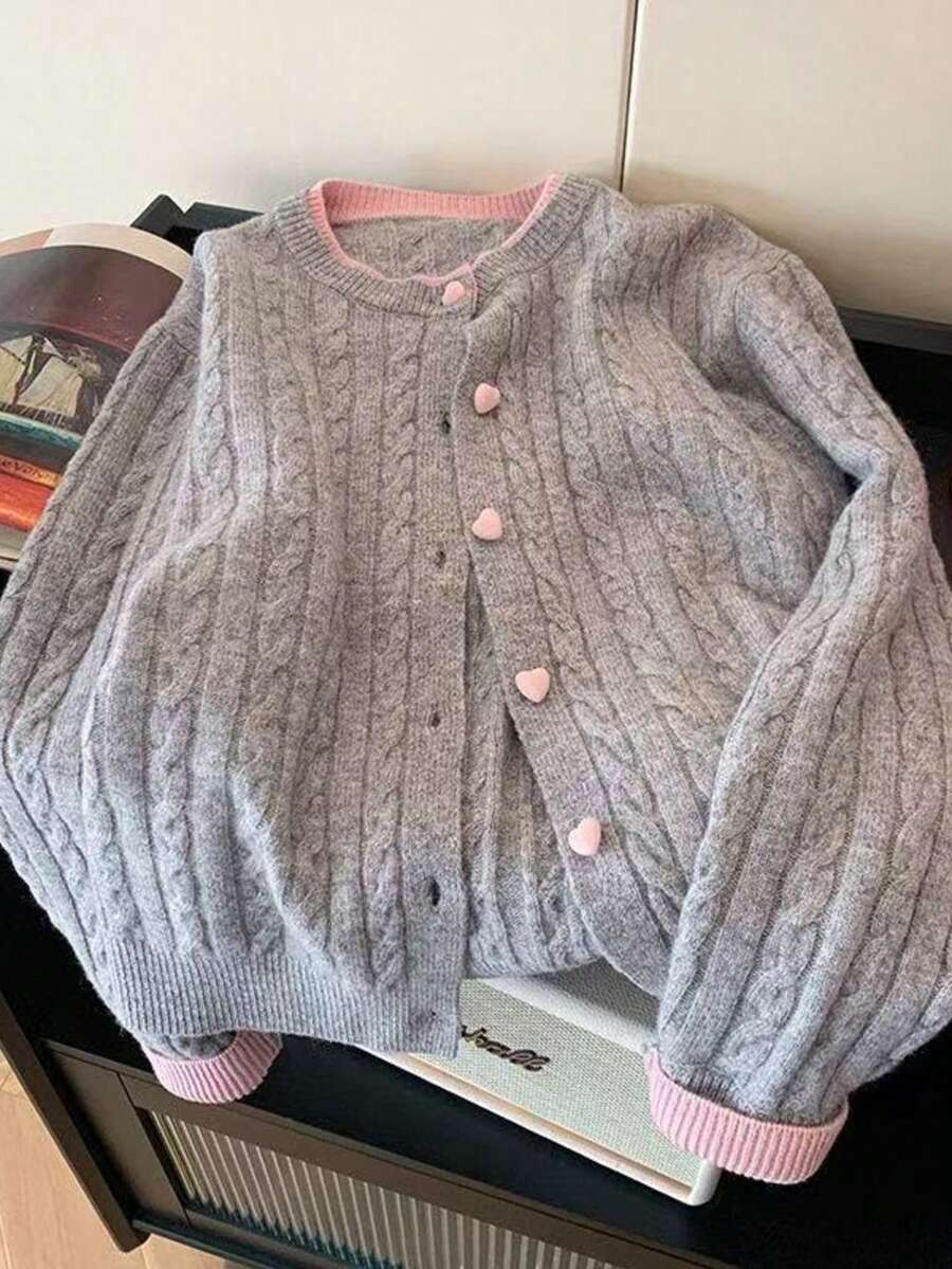 女士针织开衫，柔软优雅的心形纽扣开合，适合春秋季日常穿着