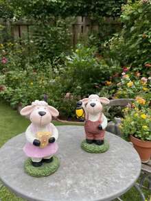 1 Stück süße, natürliche Harz Schaf Figur, niedlich, verspielt, rustikal, lebhaft, gemütlich, dekorative Schaf Figur für Garten, Außenbereich, Harz Statue, Schaf-Form, rustikaler Stil, süßer Stil, Laterne, Blumen, Rasen, Gartendekoration, Terrasse, Balkon Dekoration, Harz Gartendekoration, Schaf-förmige Figur, rustikale Gartendekoration, süße Schaf Ornament, lustige Gartendekoration, Outdoor Tierfigur, rustikale Hof Dekoration