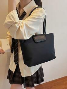 Una bolsa de tote casual de unicolor simple y versátil, de gran capacidad, con cremallera, que se puede usar como bolso de hombro, adecuada para compras, vacaciones, trabajo y transporte y otras ocasiones. - Negro - Ver 5